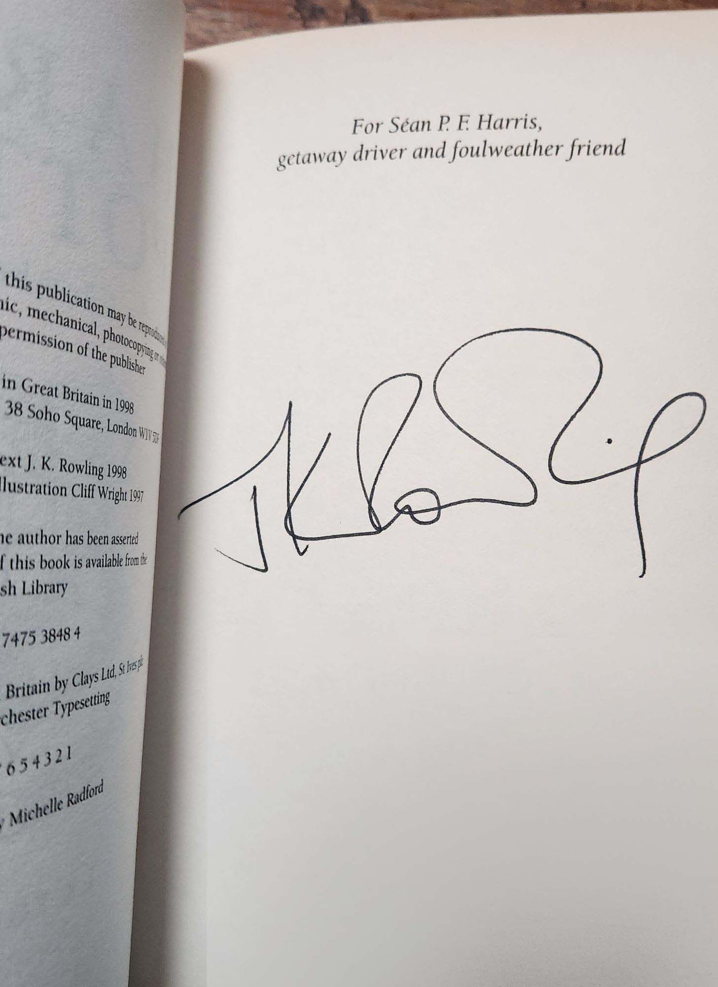 Harry Potter and the Chamber of Secrets – Near pristine signed first edition, first printing