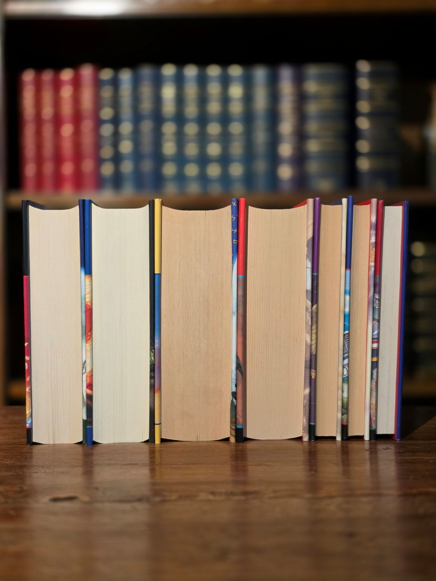 The Harry Potter series – Full set original Hardback first editions, first printings – Scarse 2020 signed J.K. Rowling photo included